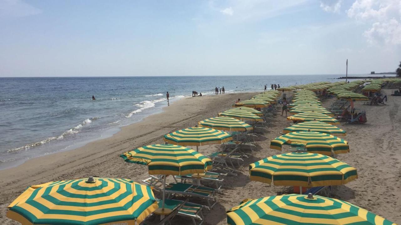 Centro Vacanze Lido Smeraldo Frigole Εξωτερικό φωτογραφία